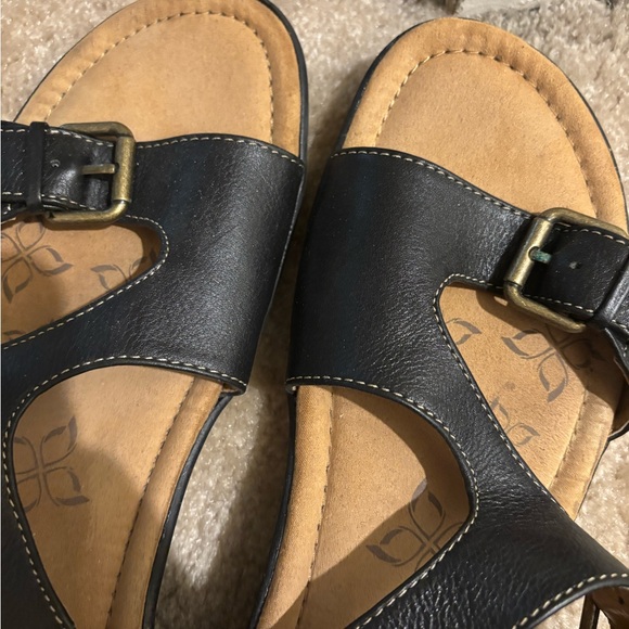 Comfortiva Black and Tan Strappy Sandals Size 11M - Picture 3 of 5